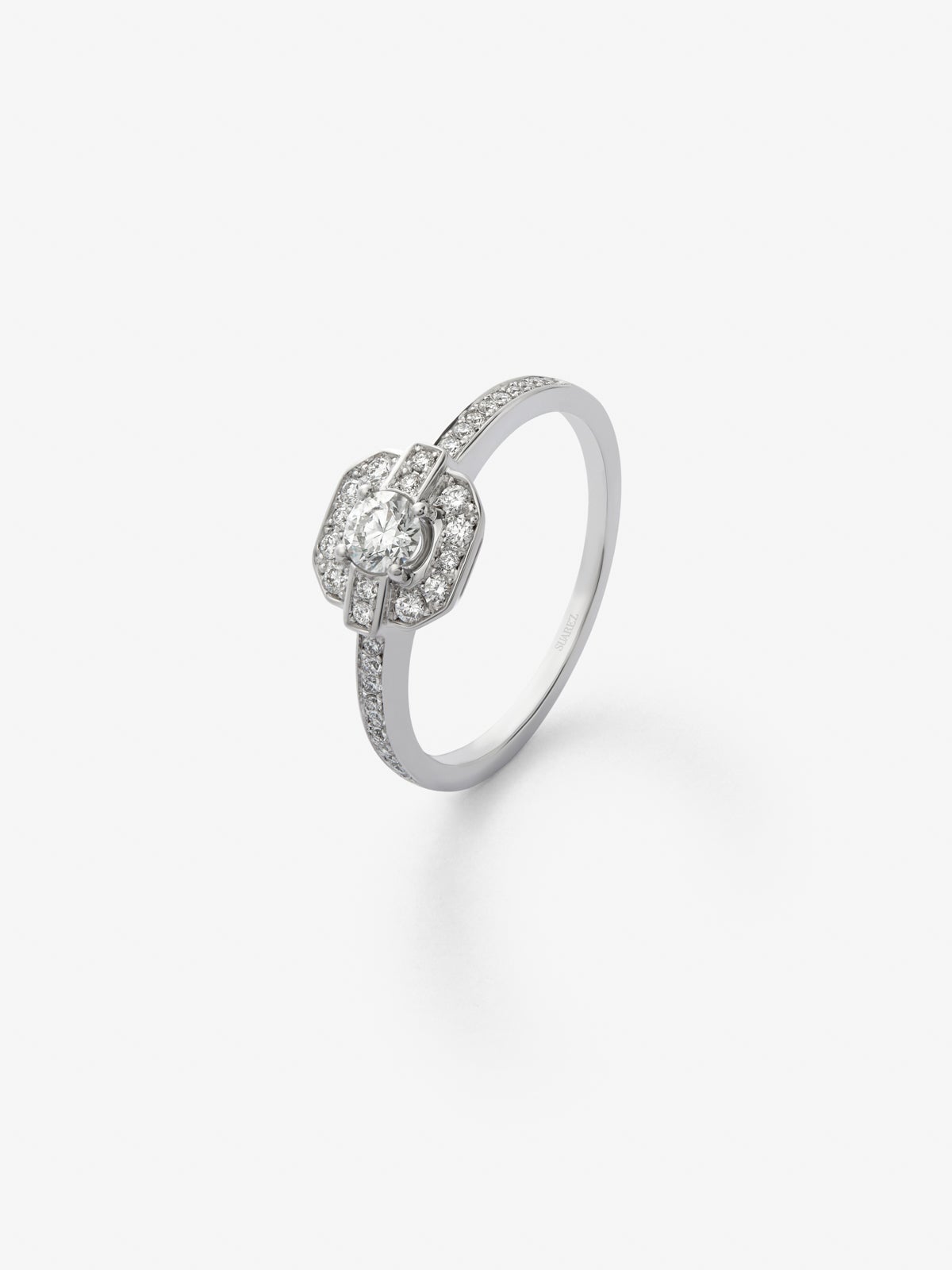 18K white gold ring with 0.37 ct brilliant cut diamonds