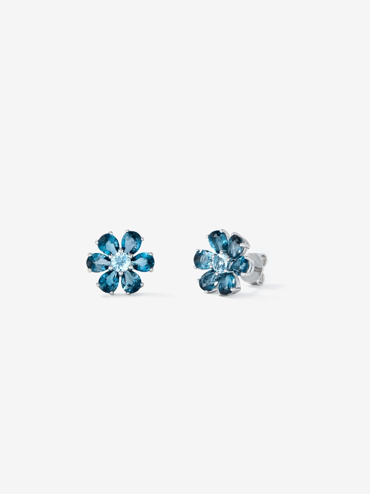 925 silver earrings with 2 brilliant-cut London blue topazes with a total of 0.22 cts and 12 pear-cut Swiss blue topazes with a total of 3.6 cts