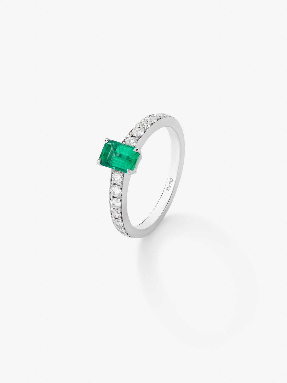 18K white gold ring with 0.51 ct emerald-cut green emerald and 0.35 ct brilliant-cut diamonds