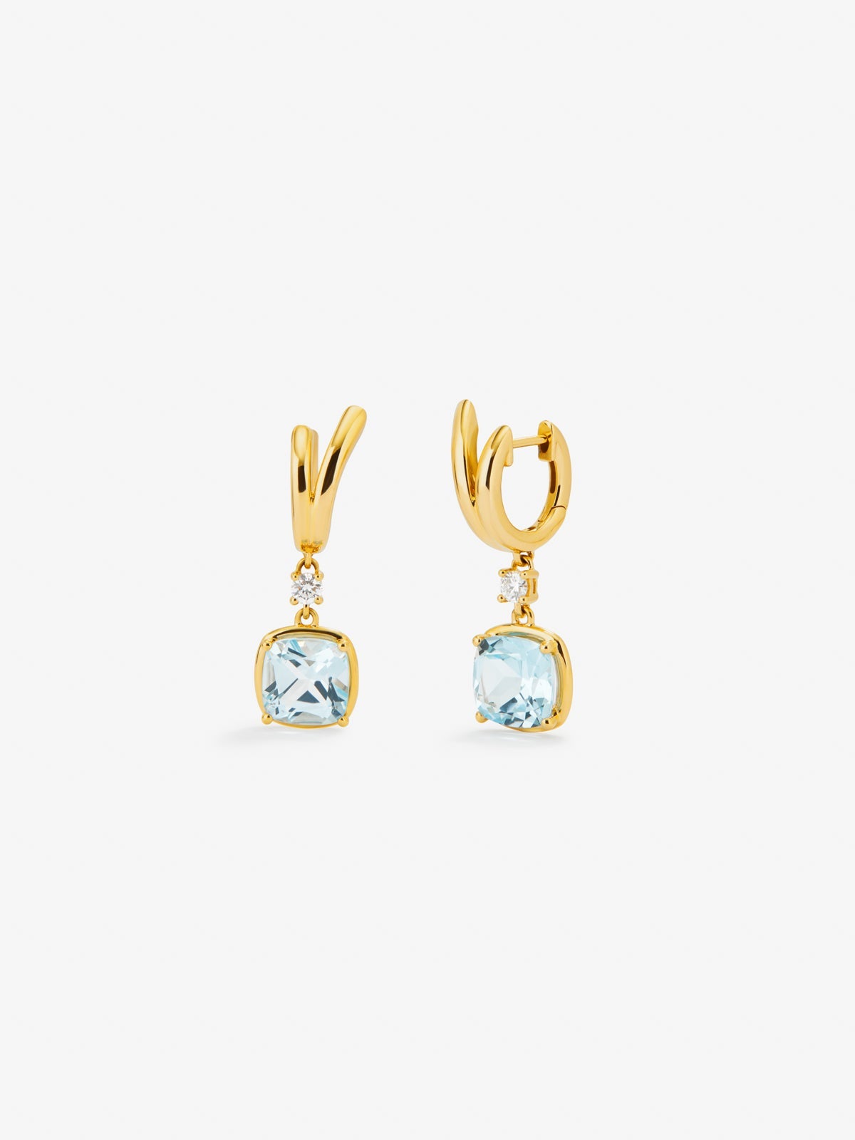 18K yellow gold earrings with cushion-cut sky blue topazes and 2 brilliant-cut diamonds with a total of 0.21 cts