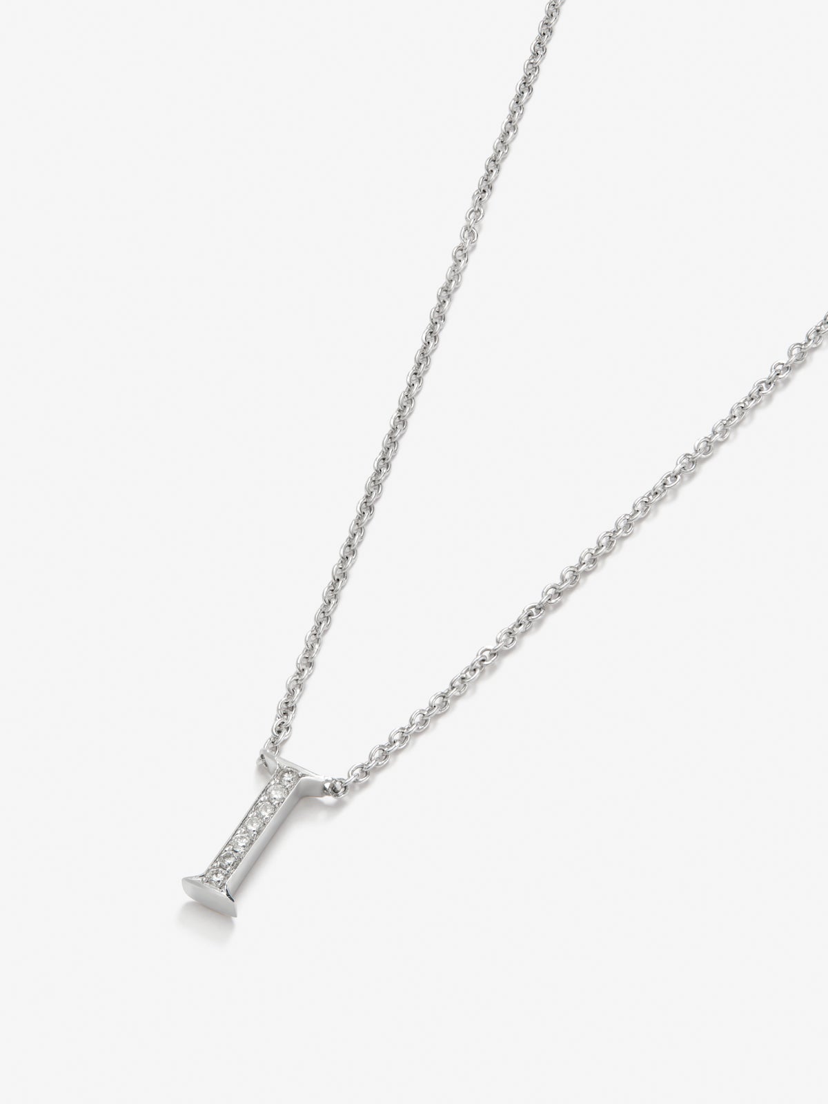 18K white gold pendant with letter I and 7 brilliant-cut diamonds with a total of 0.06 cts