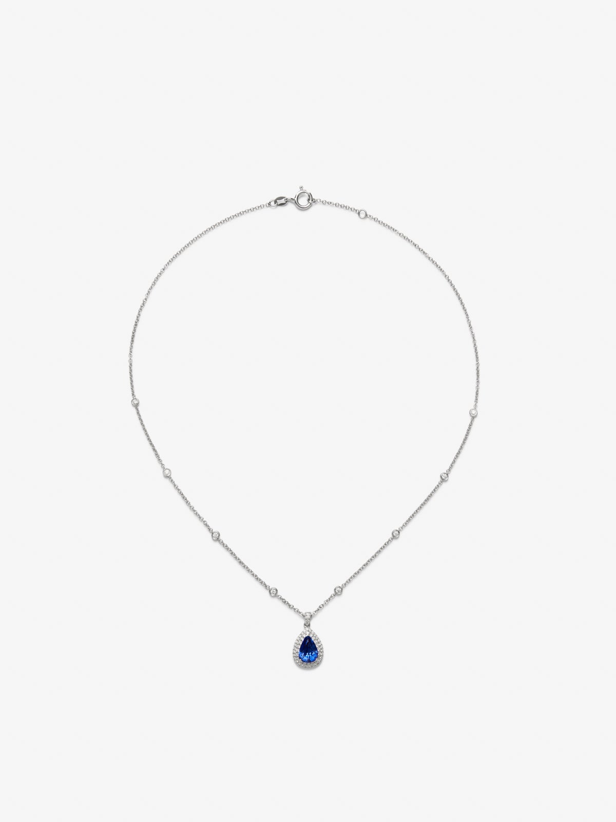 18K white gold pendant with a pear-cut cornflower blue sapphire of 2.02 cts and 62 brilliant-cut diamonds with a total of 0.43 cts