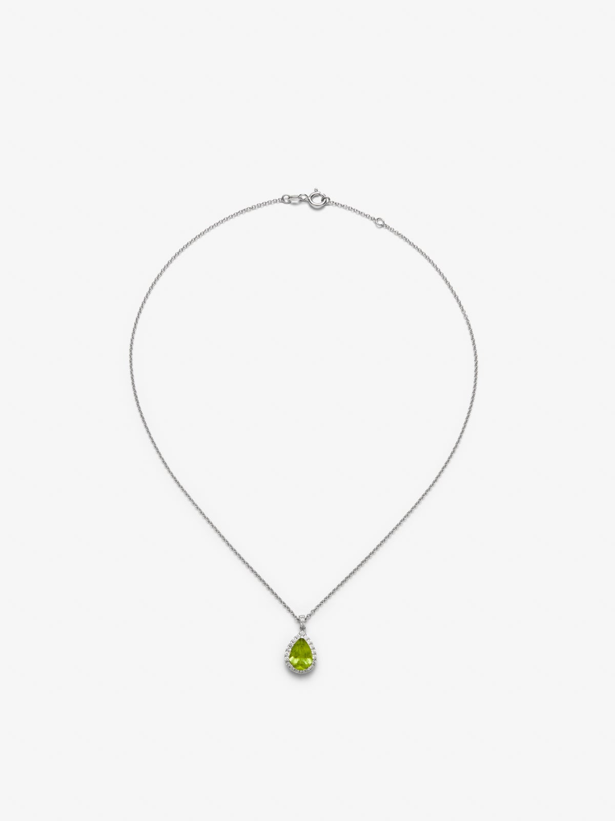 18K white gold pendant with pear-cut green peridot of 2.58 cts and 33 brilliant-cut diamonds with a total of 0.36 cts