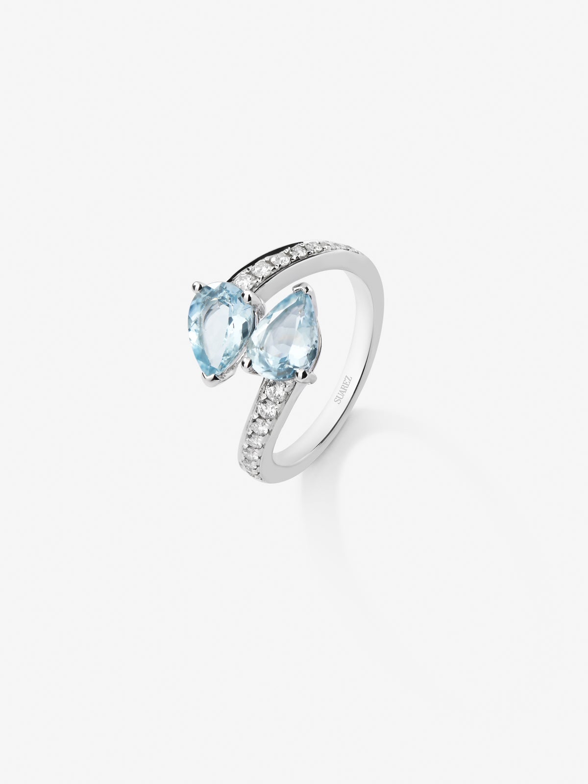 You and me ring in 18K white gold with 2 pear-cut blue aquamarines with a total of 1.81 cts and 18 brilliant-cut diamonds with a total of 0.22 cts