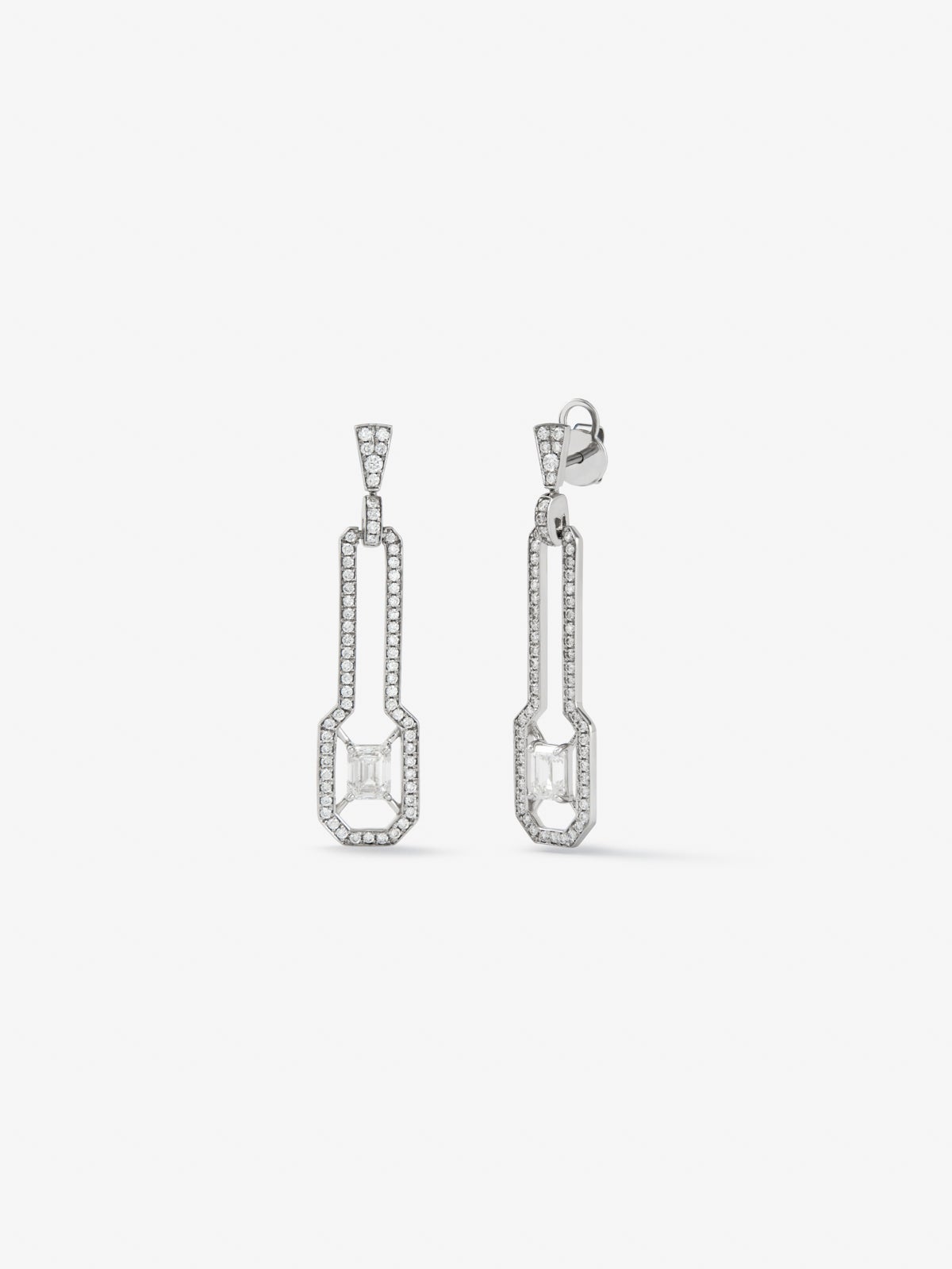 18K white gold earrings with 2 emerald-cut diamonds with a total of 1 cts and 126 brilliant-cut diamonds with a total of 0.63 cts