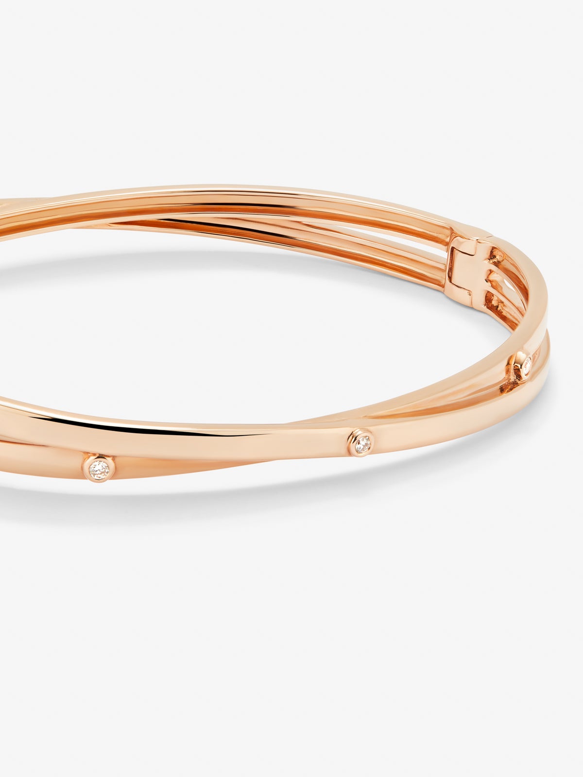 Rigid 18K rose gold bracelet with 3 brilliant-cut diamonds with a total of 0.04 cts