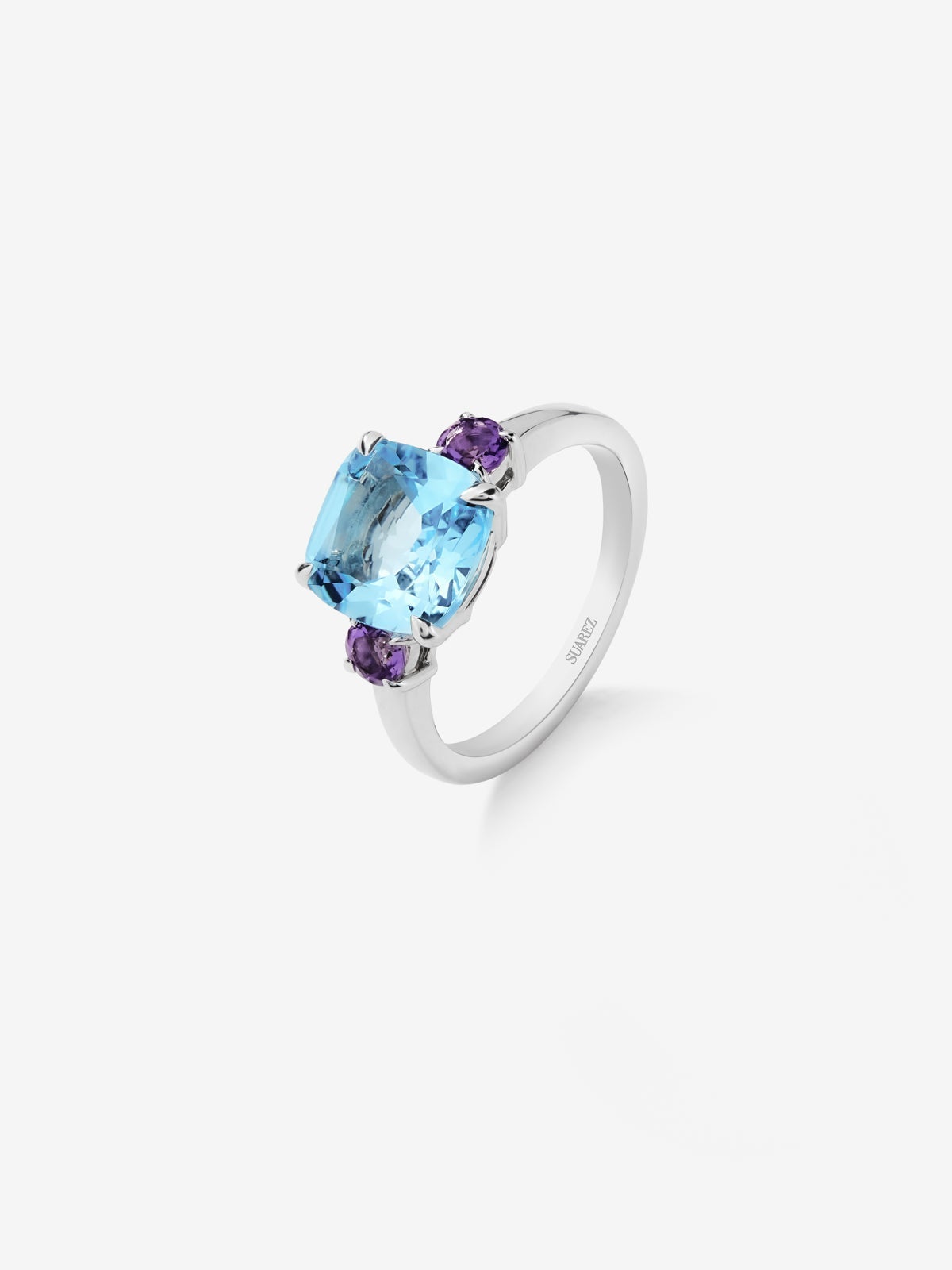 925 silver triple ring with cushion-cut sky blue topaz and brilliant-cut purple amethysts