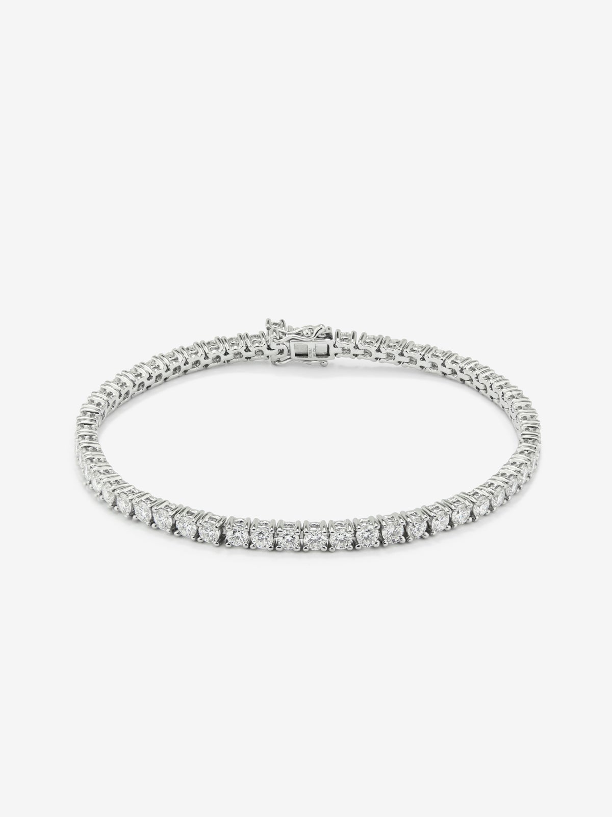 18k White Gold Riviere Boxie