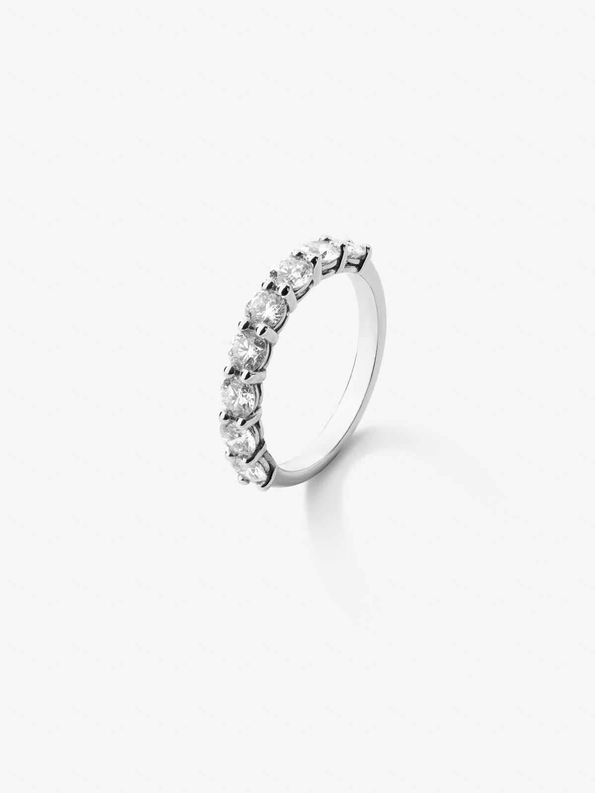 Half ring in 18K white gold with 8 brilliant-cut diamonds with a total of 1.16 cts