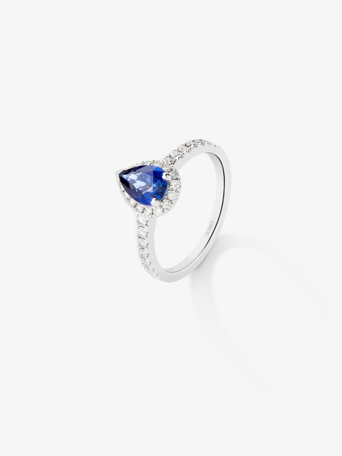 18K white gold ring with pear-cut blue sapphire of 4.17 cts and 34 brilliant-cut diamonds with a total of 0.63 cts