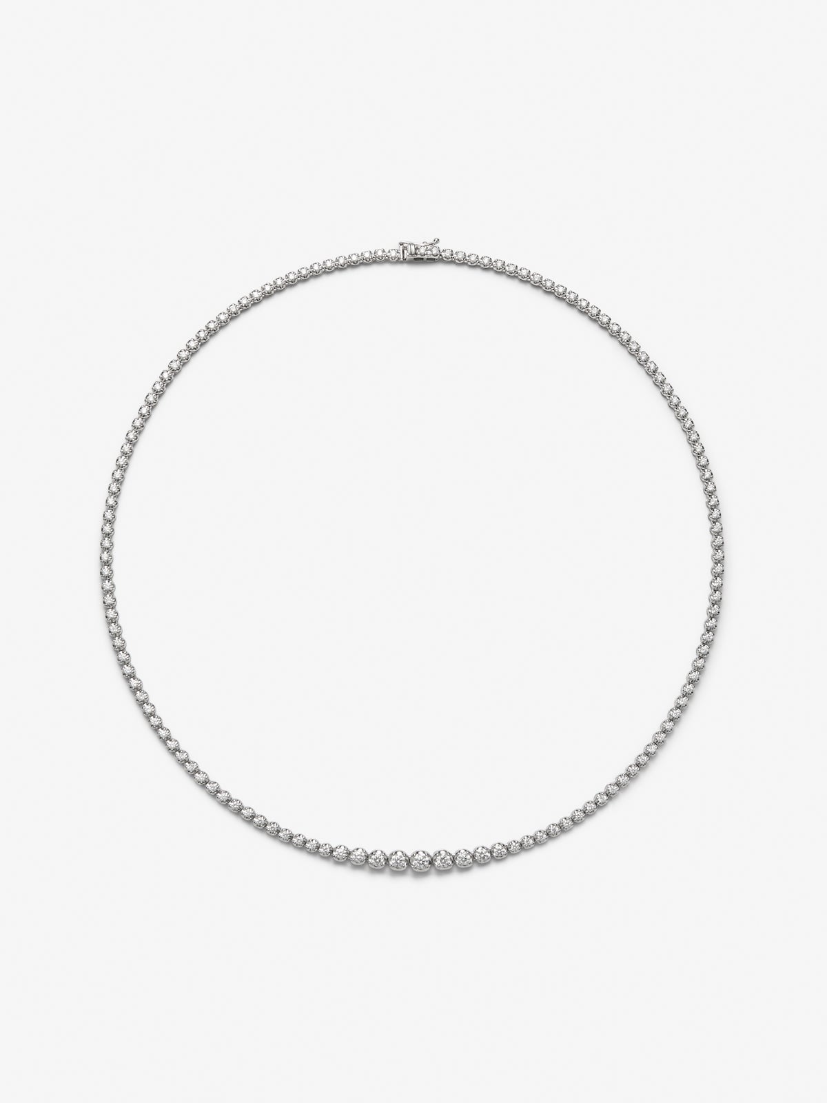 18K white gold rivière necklace with 134 brilliant-cut diamonds with a total of 2.86 cts