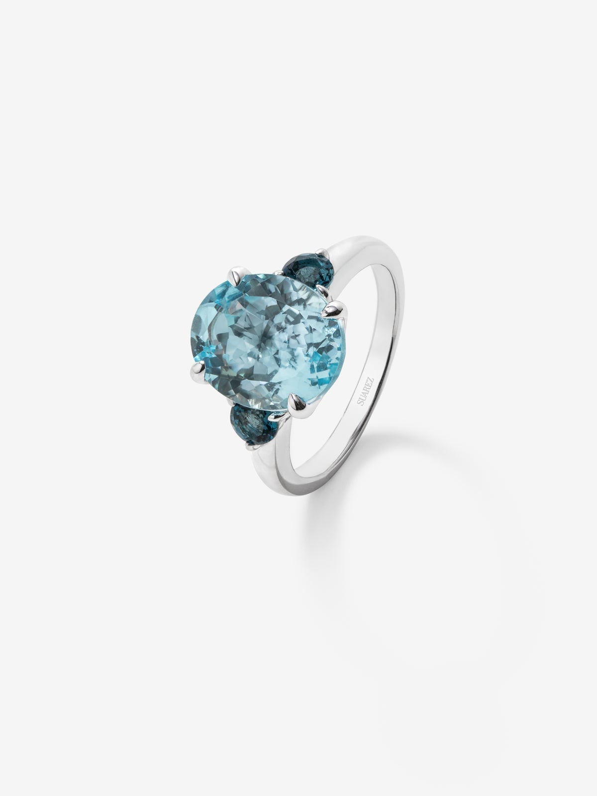 925 silver triple ring with oval-cut sky blue topaz and 2 brilliant-cut London blue topazes