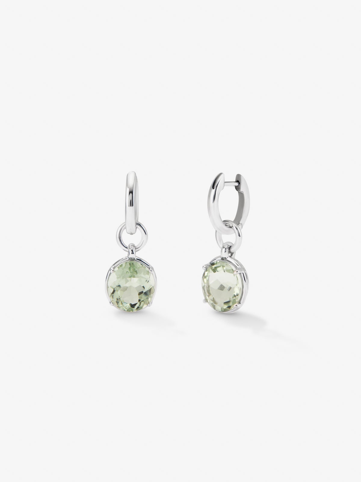 925 silver earrings with 2 oval-cut green amethysts of 5.9 cts