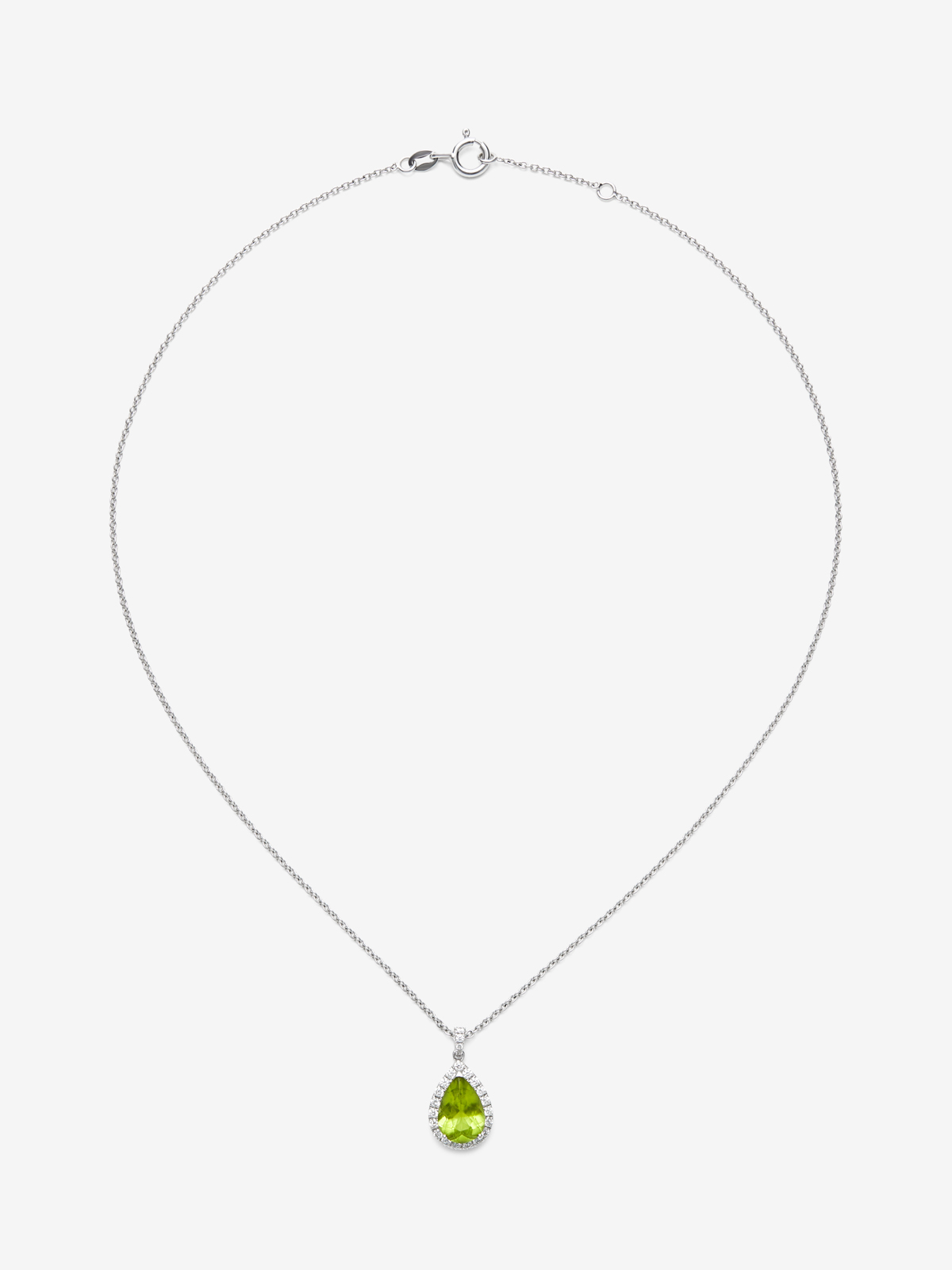 18K white gold pendant with pear-cut green peridot of 2.58 cts and 33 brilliant-cut diamonds with a total of 0.36 cts