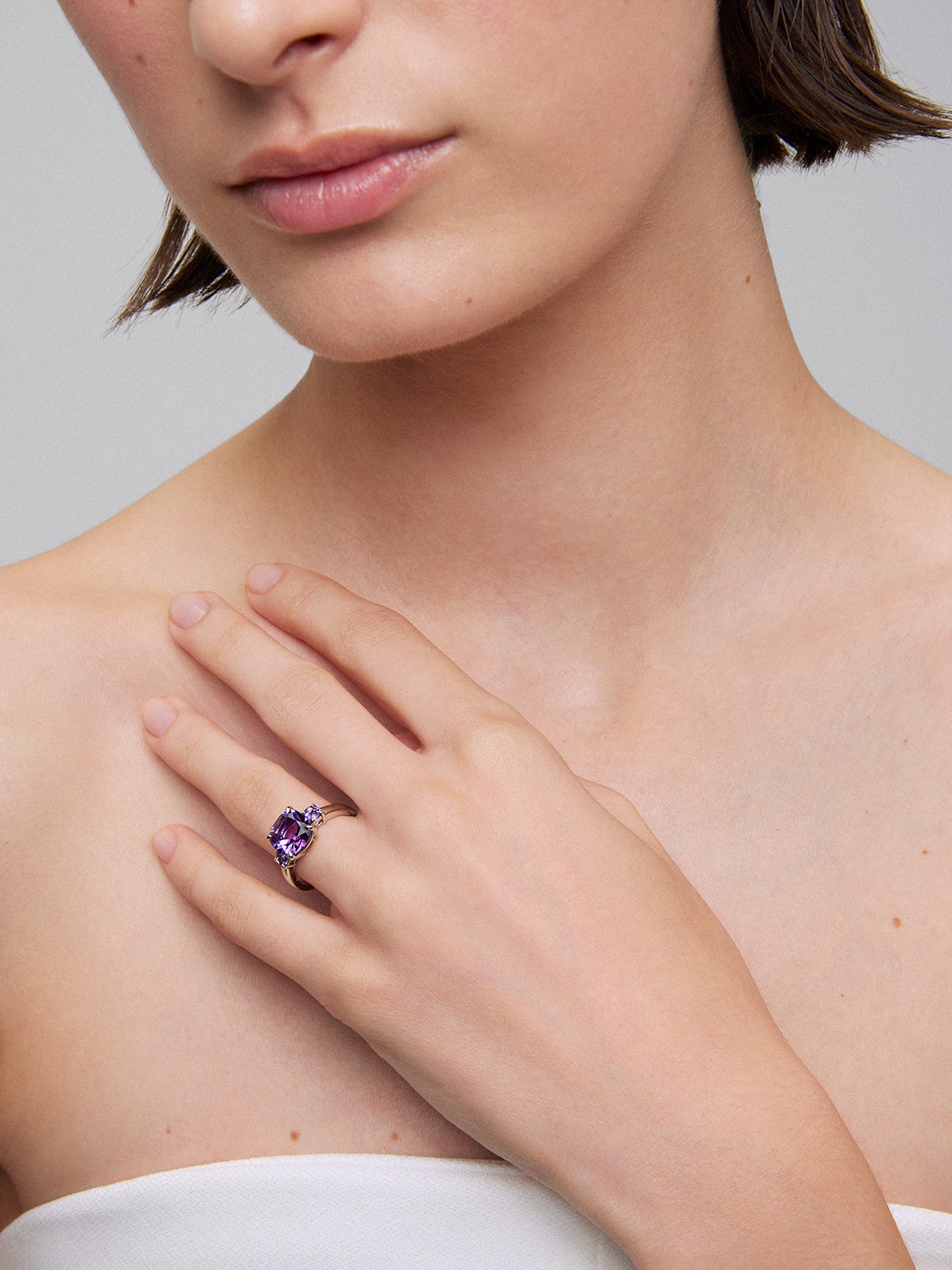 925 silver triplet ring with a cushion-cut purple amethyst and 2 brilliant-cut purple amethysts