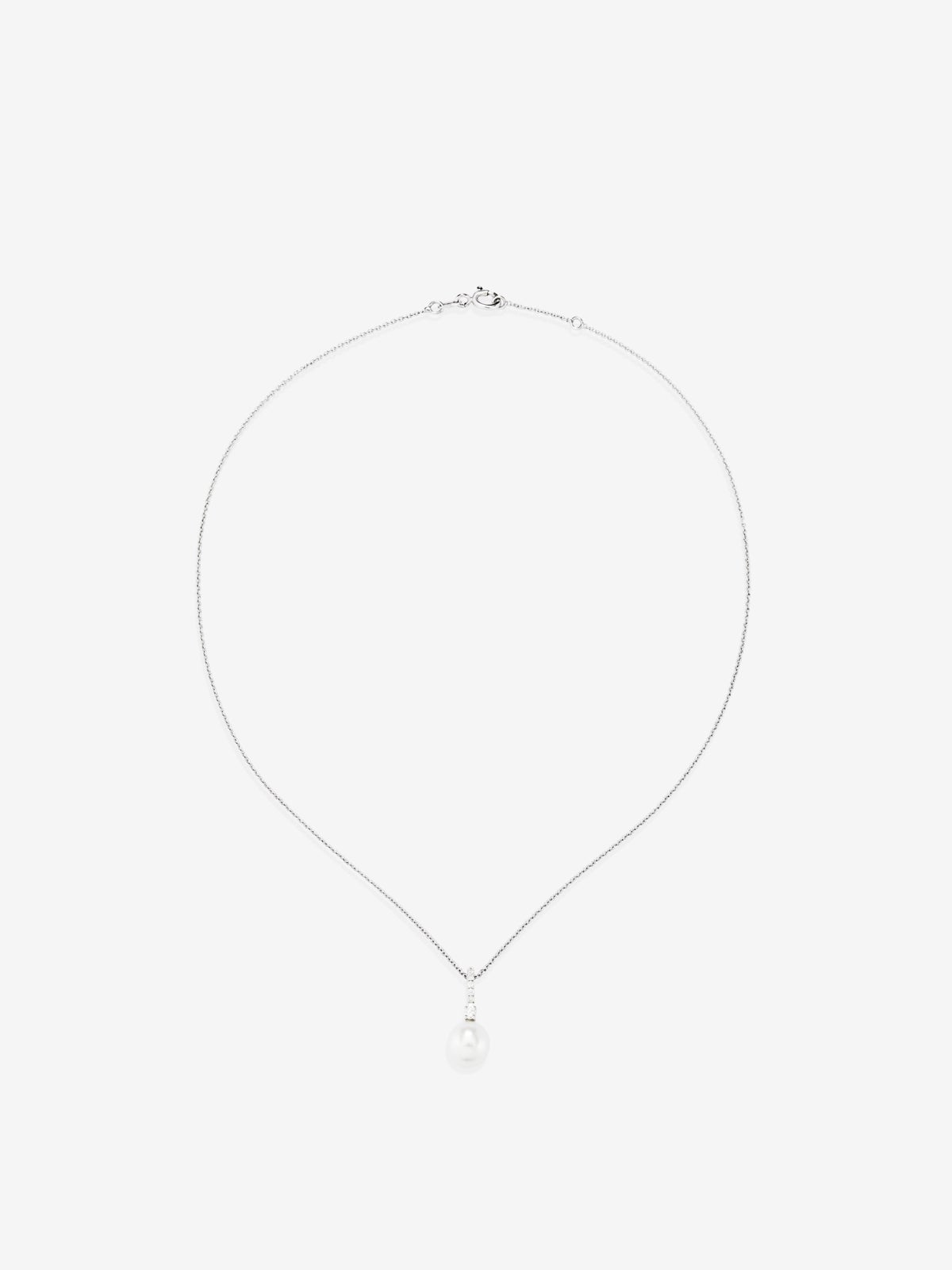 18k white gold chain pendant with diamond hoop and 8.5 mm Australian pearl