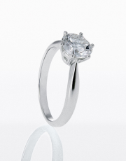 Solitaire engagement ring